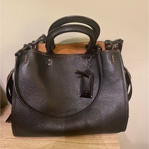 👛Gently used Coach Rogue Tote! In like-new condition ✨